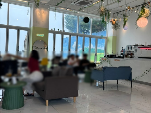 기찻길 포토존이 있는 대부도 오션뷰 카페 코브나인 내돈내산 방문후기