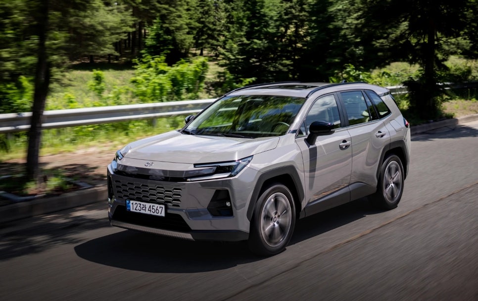 올 뉴 토요타 RAV4 하이브리드, 2WD XLE와 AWD LIMITED는 이렇게 달라집니다