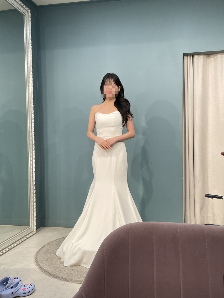 피팅룸에서 입은 모습, 기본 튜브톱