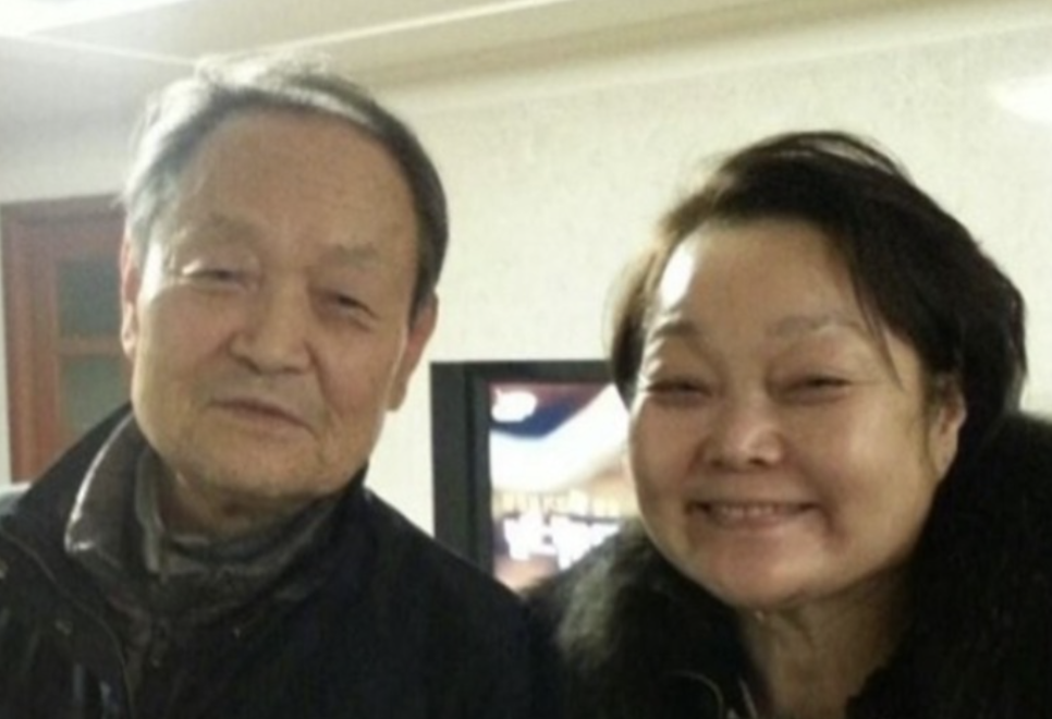 유한킴벌리 회장님 닮았네요. 우리 아버지니까요 왜 요즘 더 눈길이 가는 걸까 이미지 6