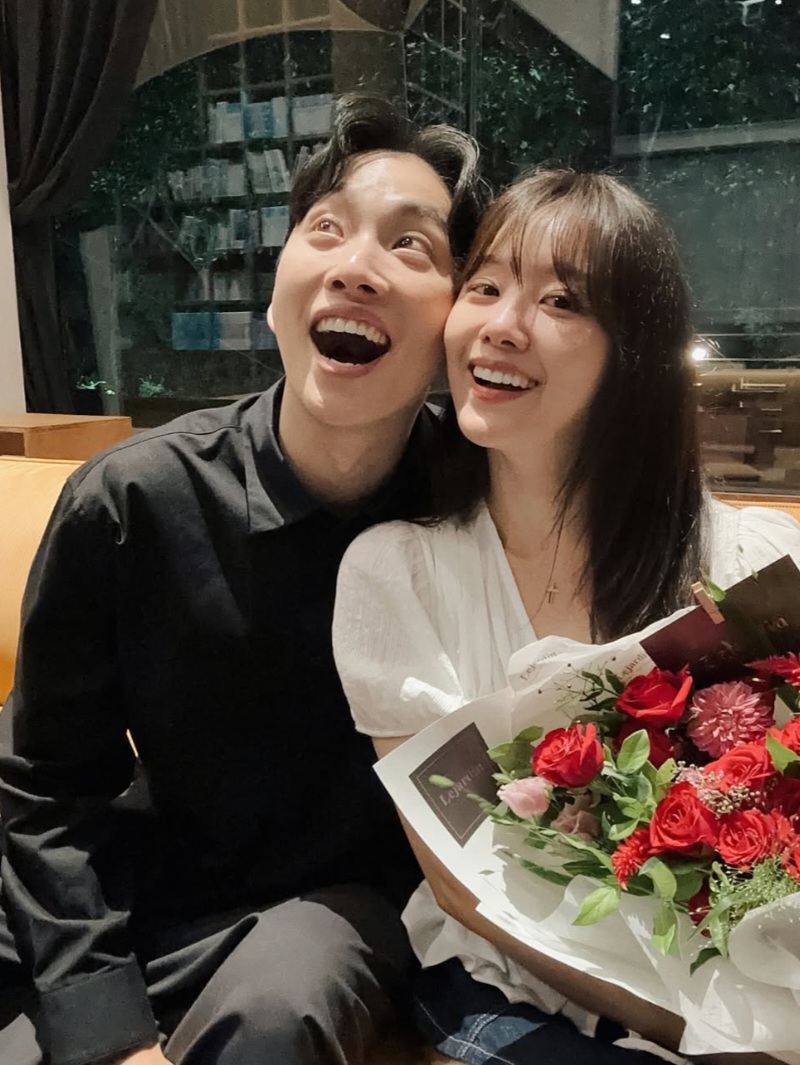 친구 따라 새벽예배 한번 갔다가.. 아이돌과 결혼한 100만 유튜버 이 관계가 다시 회자되는 중이다 이미지 2