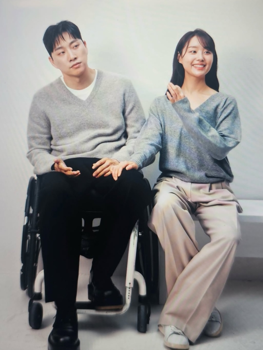 친구 따라 새벽예배 한번 갔다가.. 아이돌과 결혼한 100만 유튜버 이 관계가 다시 회자되는 중이다 이미지 1