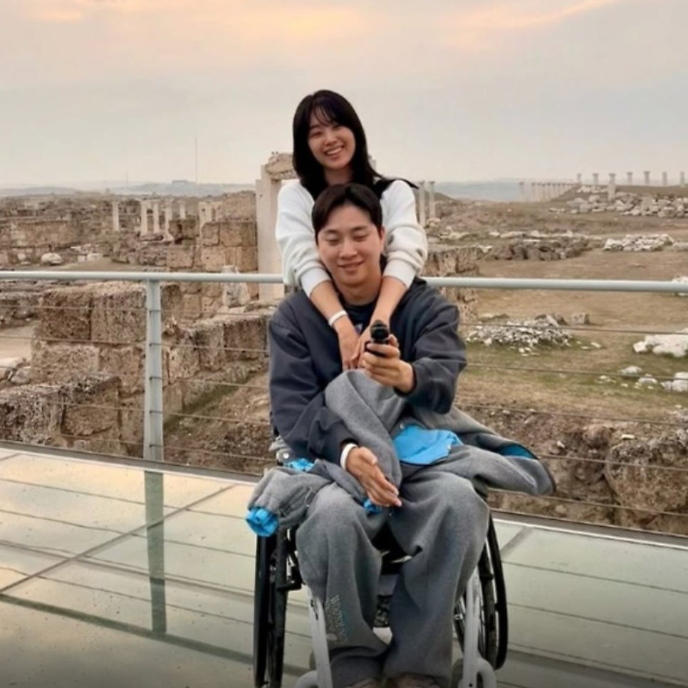 친구 따라 새벽예배 한번 갔다가.. 아이돌과 결혼한 100만 유튜버 이 관계가 다시 회자되는 중이다 이미지 6