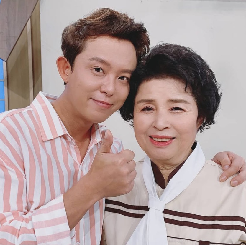3개월 전 미우새 나왔던 토니안 엄마 갑자기 별세설.. 무슨 일 지금 보니 느낌이 완전히 다르다~! 이미지 2