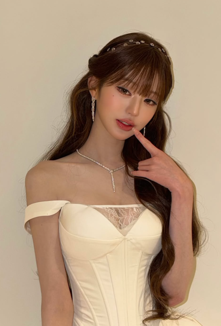 장원영 이번엔 완전히 다른 분위기 화이트 드레스로 완성한 우아한 순간 영상 하나로 반응 쏟아졌다 이미지 6