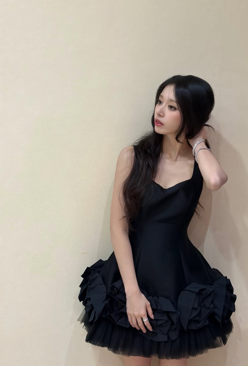 지연 올블랙 패션 근황 하나로 분위기 바뀌었다 이미지 3
