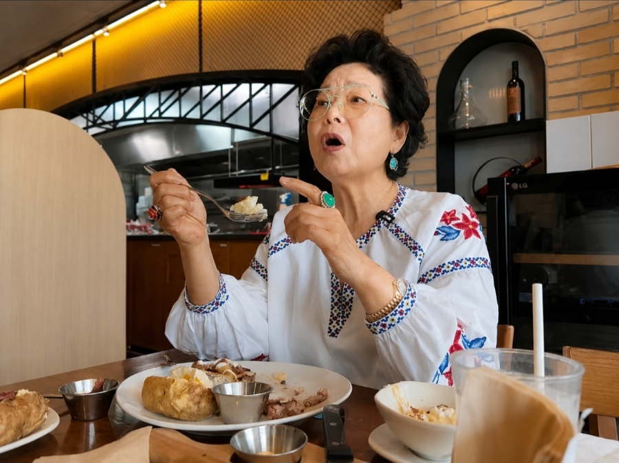 82세에 한강뷰 집 살면서 아침엔 호텔 뷔페... 선우용여가 돈 안 아끼는 이유 예전과 완전히 달라졌다 이미지 1