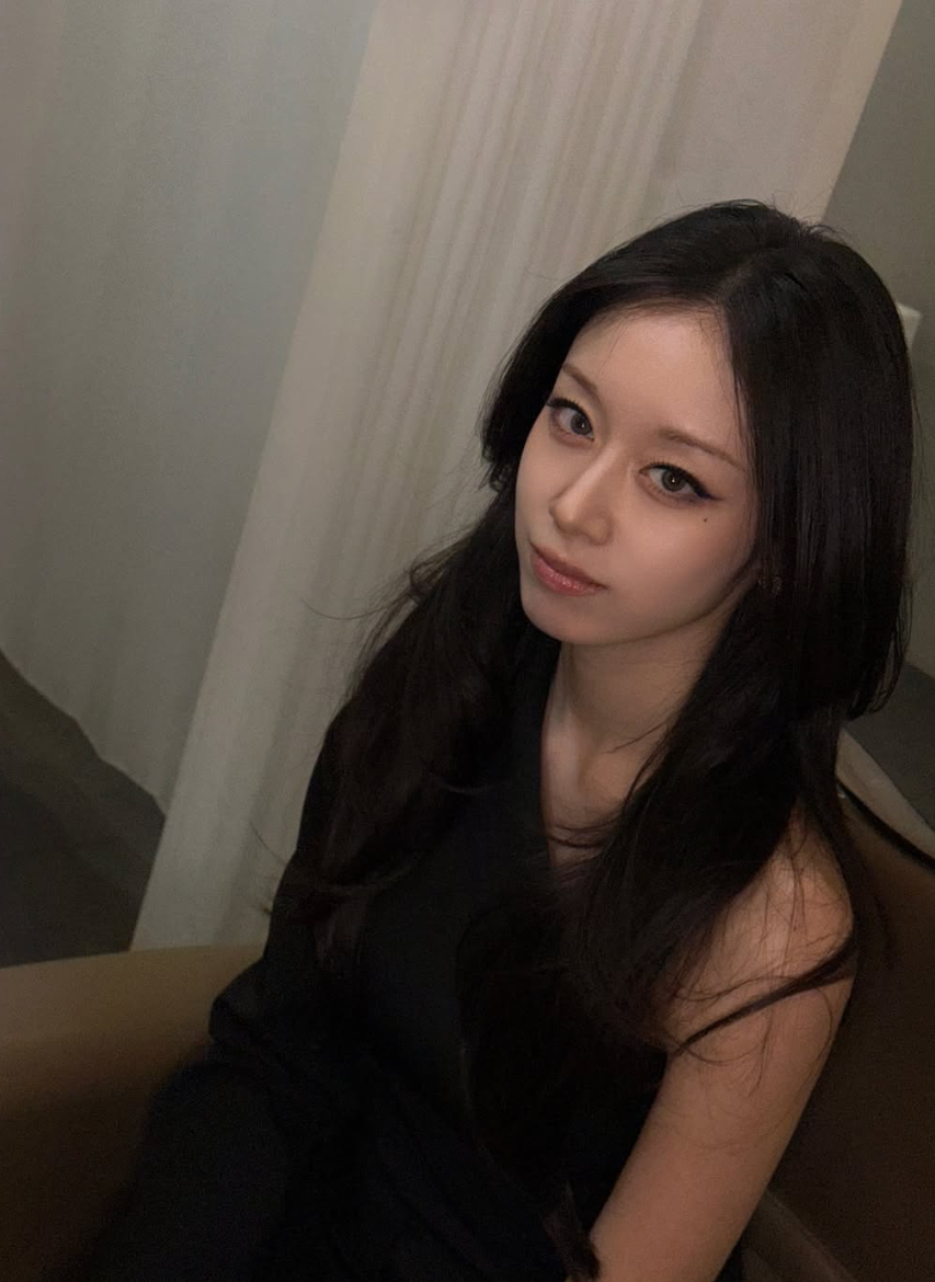 지연 올블랙 패션 근황 하나로 분위기 바뀌었다 이미지 6