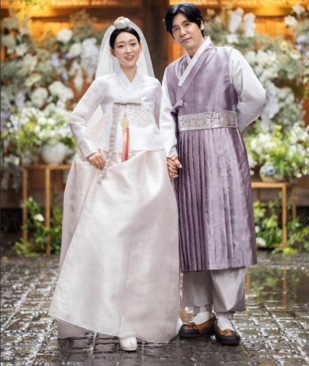 24살 나이 차이도 뛰어넘은 사랑 최성국 부부가 보여준 특별한 결혼 이야기 두 사람 연결되며 반응 커졌다 이미지 1