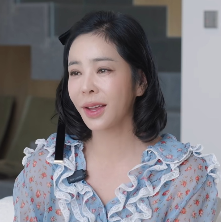 지예은에게 샤넬백 그냥 건넨 여배우 요즘 들어 반응이 커지고 있다 이미지 2