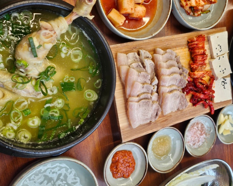 김종구닭칼국수육보쌈 안산본오점 대표 사진