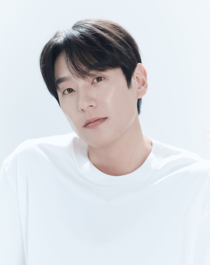 열애설도 없었는데 11월 결혼 발표한 배우♥아이돌 과거 관계까지 다시 주목받는다 이미지 4