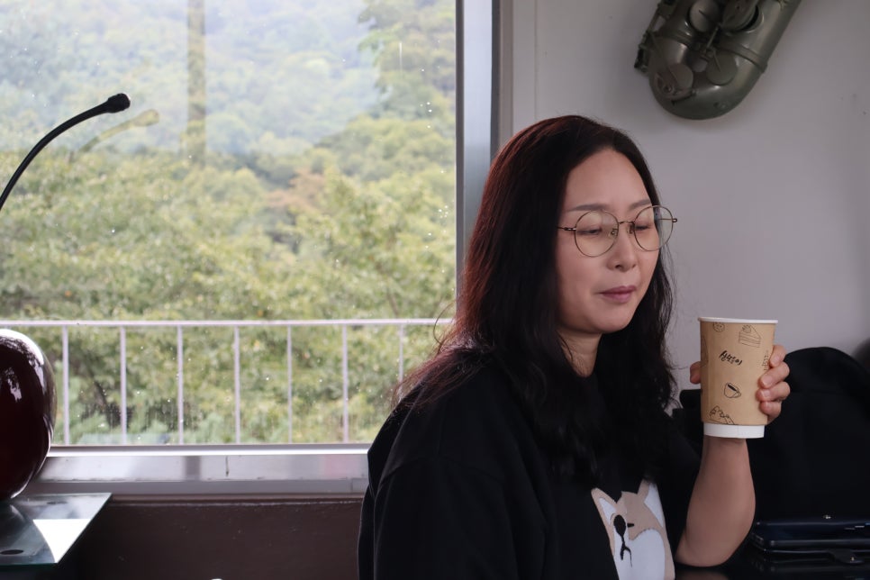 여름 여행 카메라 추천, 캐논미러리스 EOS R50로 가볍게 담은 카페 스냅