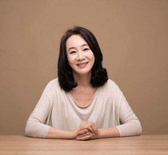 45년 만에 아버지의 누명이 벗겨졌다 그 과정에서 만난 은인과 재혼한 여배우 다시 화제가 되는 흐름이다 이미지 2