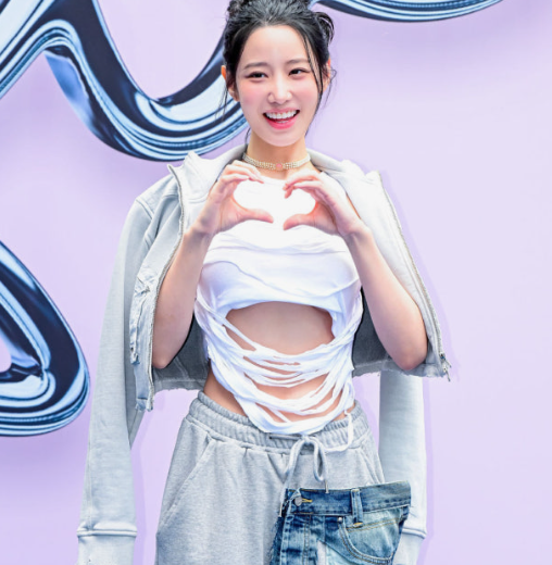조현의 무대인사 패션 논란 왜 또다시 말이 나오는 걸까 이미지 3