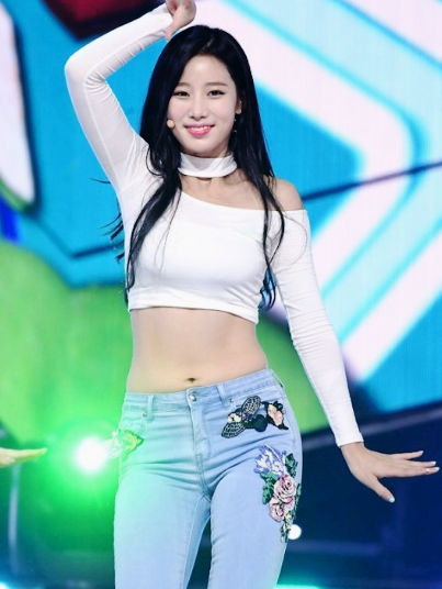 조현의 무대인사 패션 논란 왜 또다시 말이 나오는 걸까 이미지 1