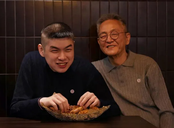 피터팬 아빠 전경철 작가의 무빈소로 차려진 하늘나라로 가는 길 예전과 완전히 달라졌다 이미지 3