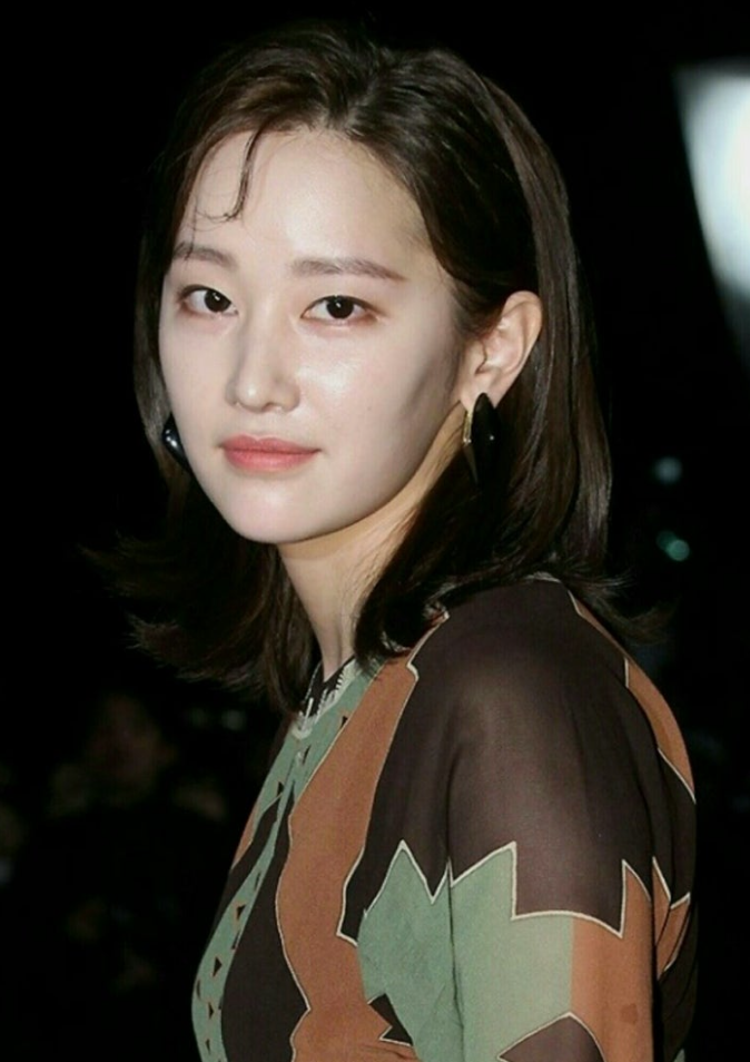 소속사 들어간 지 3일 만에 첫 오디션 데뷔해서 월드스타된 여배우 왜 요즘 더 눈길이 가는 걸까 이미지 3