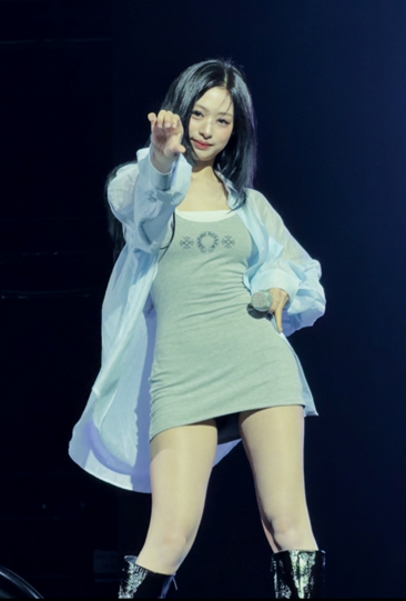이렇게 분위기가 달라질 줄이야 아현 갑자기 시선이 쏠린 이유 뭐지 이미지 4