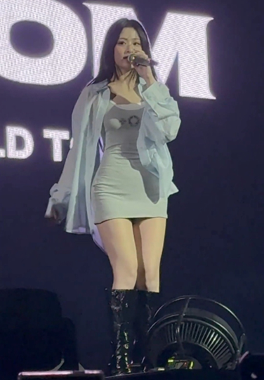 이렇게 분위기가 달라질 줄이야 아현 갑자기 시선이 쏠린 이유 뭐지 이미지 3