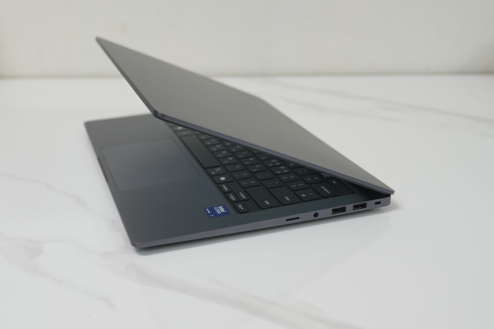 갤럭시북6 NT740VJT-A72A 32GB, 고성능 삼성노트북 활용도