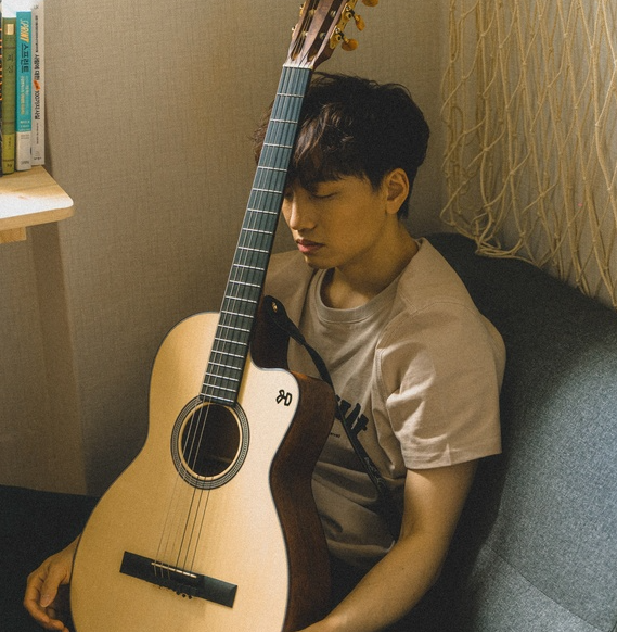 전처 폭행과 외도 논란 뒤 활동을 멈췄다 1년 3개월 만에 다시 마이크 잡은 이유 처음과 다르게 번졌다 이미지 5