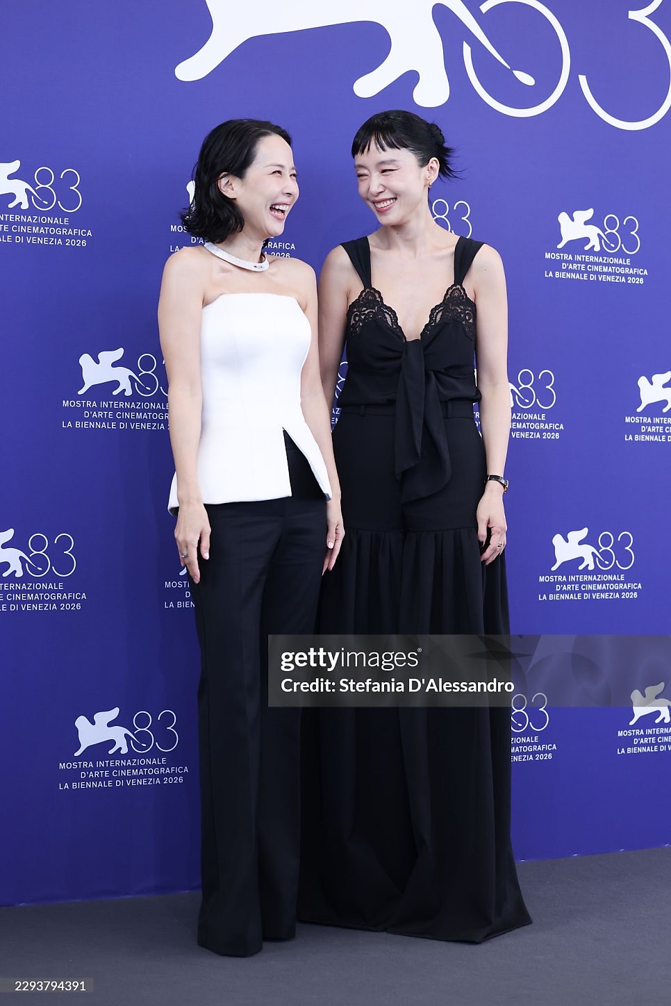 2026 베니스영화제에서 우아한 조여정 & 귀여운 전도연 최근 분위기가 확 바뀌었다 이미지 4