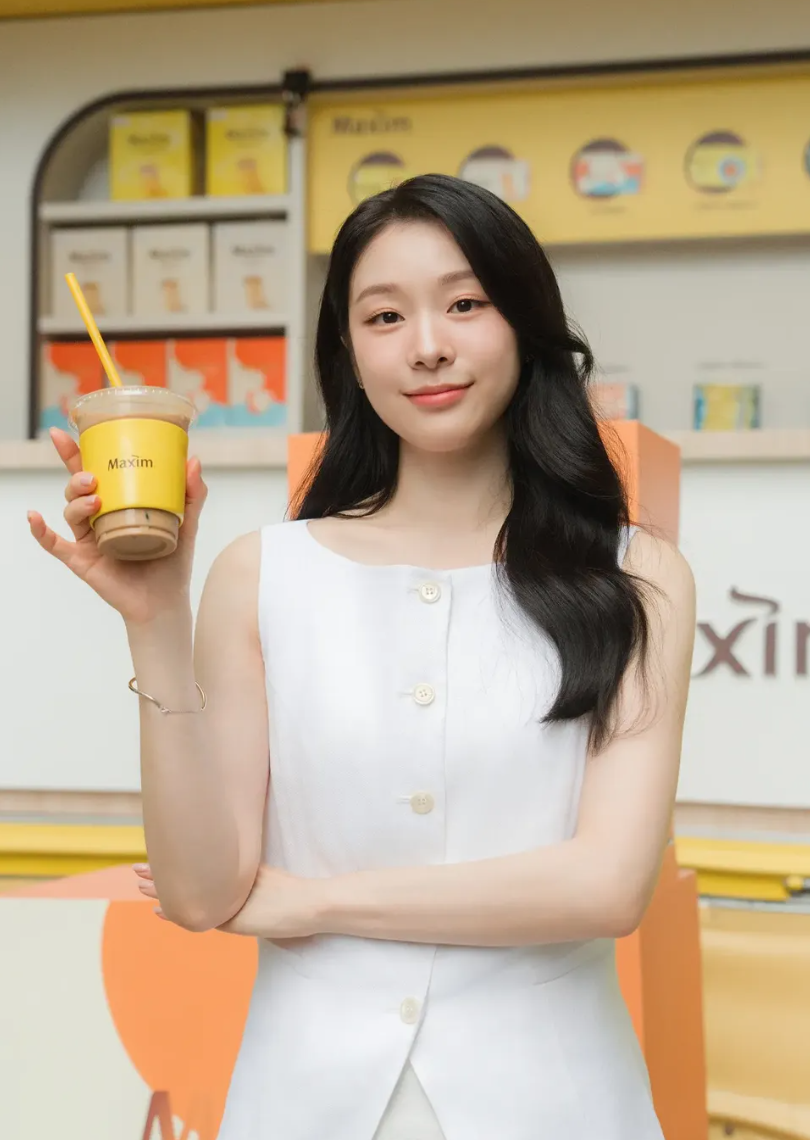 화이트 원피스 하나 입었을 뿐인데 현역 시절 아우라 그대로인 김연아 예전과 완전히 달라졌다 이미지 6