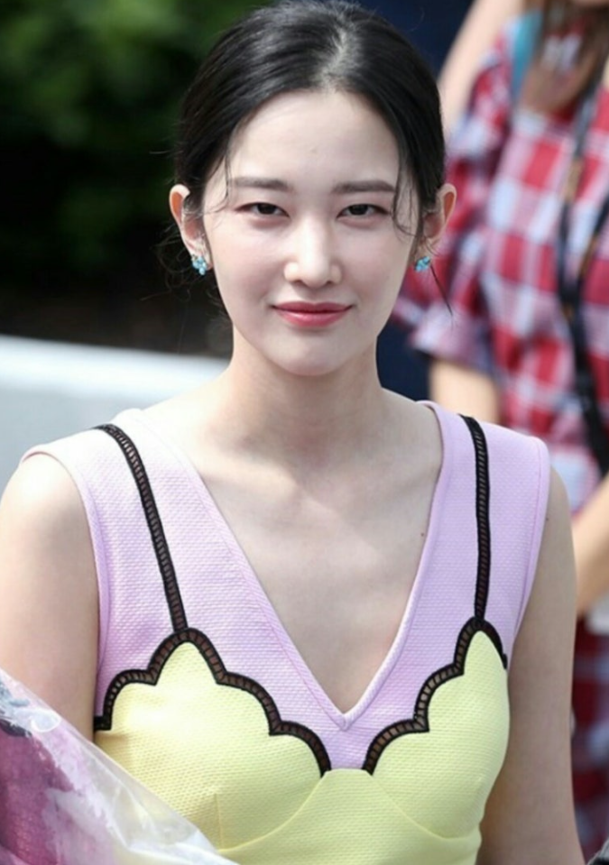 소속사 들어간 지 3일 만에 첫 오디션 데뷔해서 월드스타된 여배우 왜 요즘 더 눈길이 가는 걸까 이미지 2