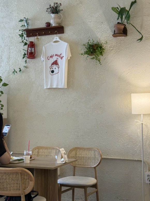 광주 동명동 cafe 멜크 - 오리망고 빙수를 팔아요 / 반려동물 동반 가능