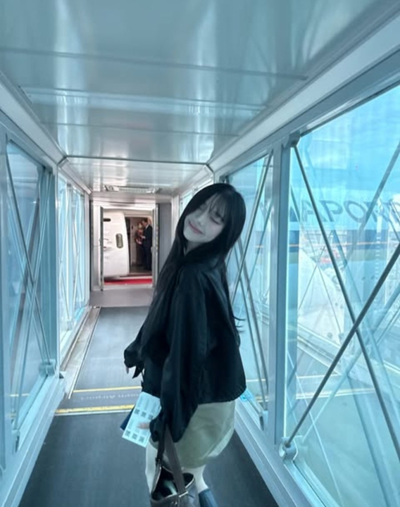 얼굴은 밤샘인데 패션은 명품 카리나 다시 화제가 되는 흐름이다 이미지 2