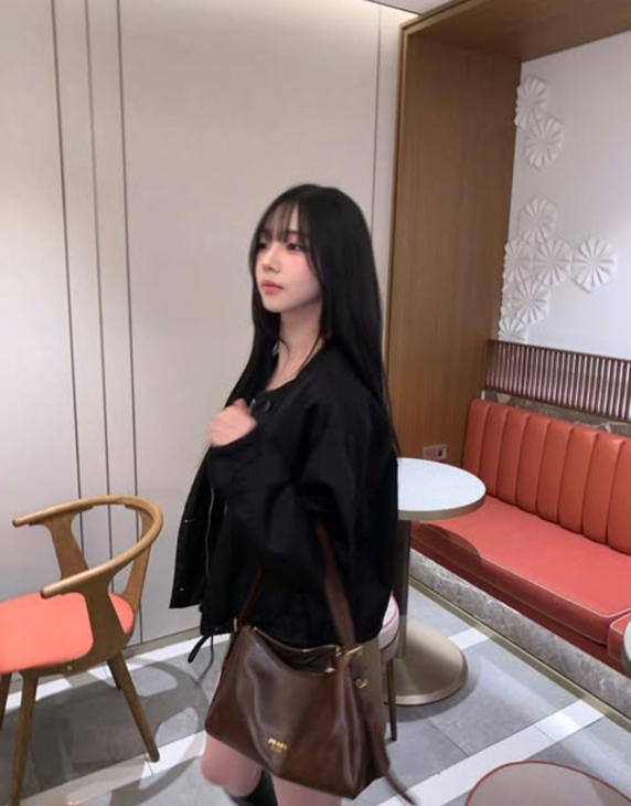 얼굴은 밤샘인데 패션은 명품 카리나 다시 화제가 되는 흐름이다 이미지 4