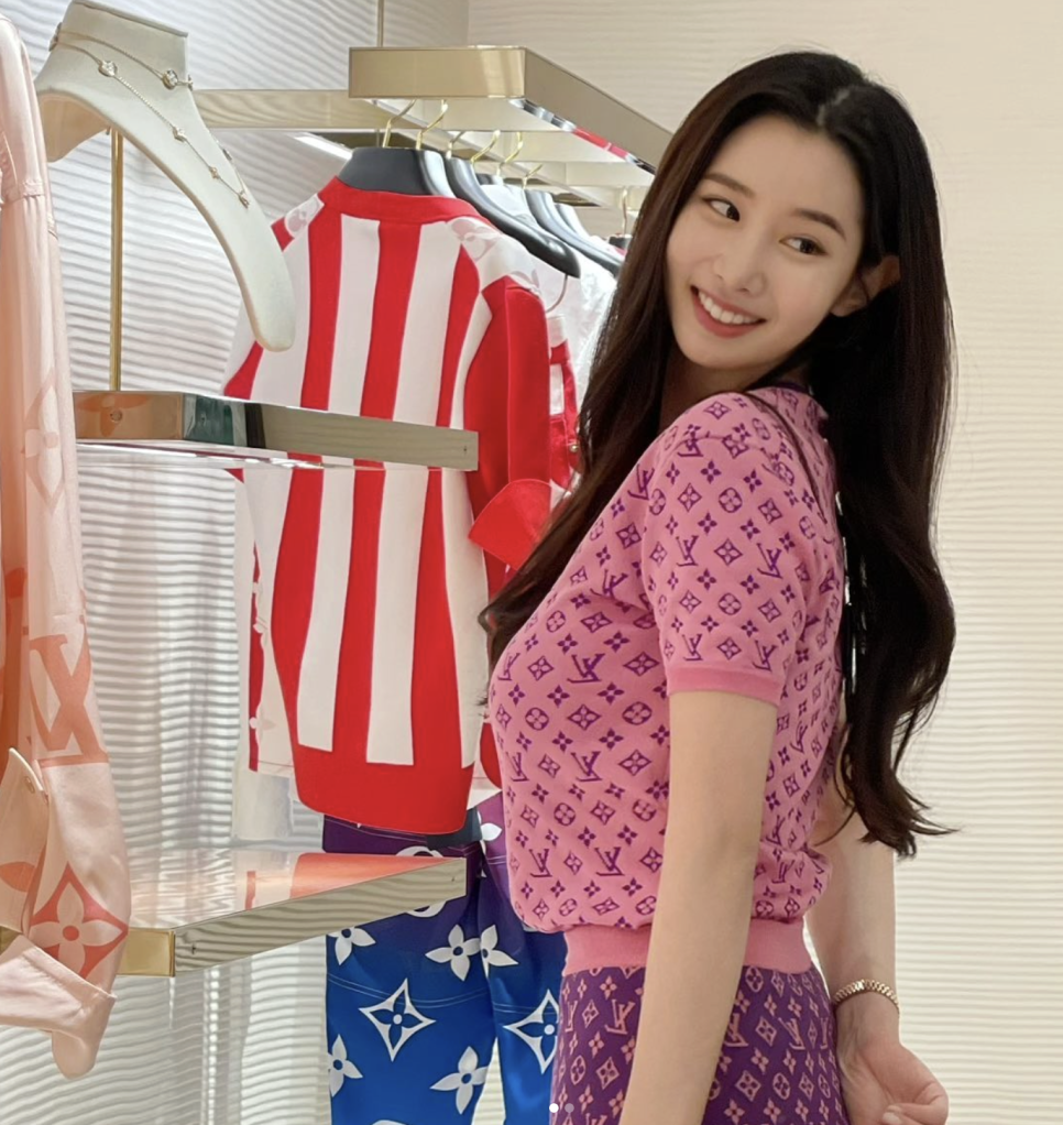 아버지 또 졸도하실라... 노출 코스프레 SNL 검스녀 이후 또 민망 의상 논란 처음과 다르게 번졌다 이미지 6