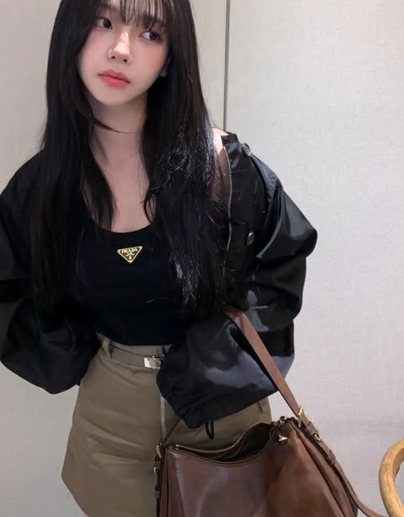 얼굴은 밤샘인데 패션은 명품 카리나 다시 화제가 되는 흐름이다 이미지 1