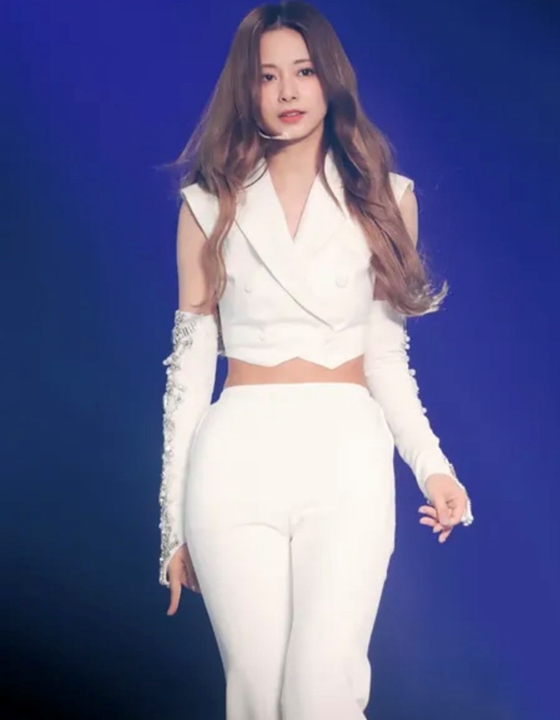 뒤돌자 분위기가 확 달라졌다 쯔위 요즘 다시 관심이 커진 이유 이미지 5