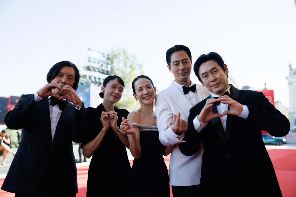 2026 베니스영화제 레드카펫에 선 영화 가능한사랑 팀 근황 하나로 분위기 바뀌었다 이미지 6