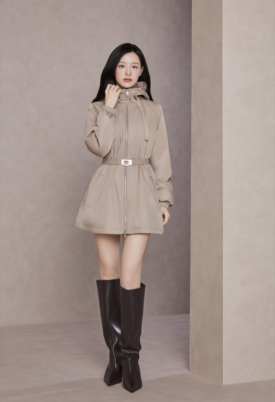 너무 예쁘다.. 김지원 듀베티카 프리미엄 여성 경량패딩 코디 예상과 전혀 다른 반응이 나온 이유 뭘까 이미지 6