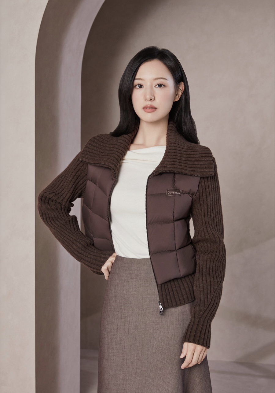 너무 예쁘다.. 김지원 듀베티카 프리미엄 여성 경량패딩 코디 예상과 전혀 다른 반응이 나온 이유 뭘까 이미지 5