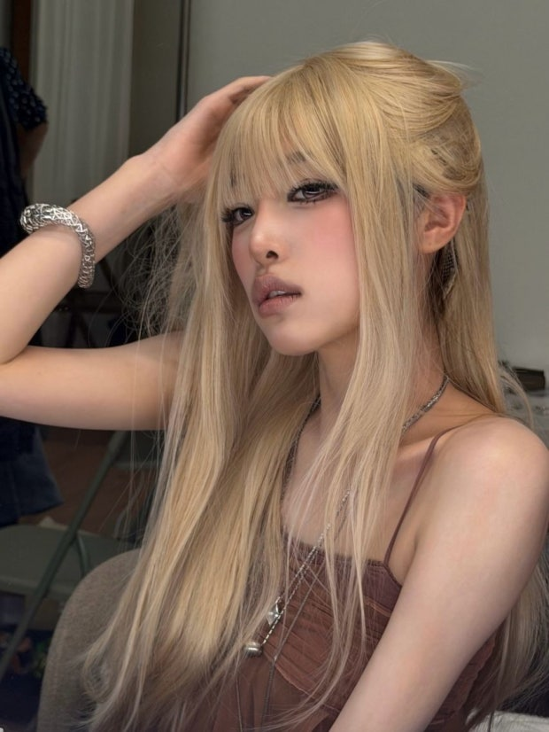 26살 맞아? 더 어려 보이는데 최예나 다시 화제가 되는 흐름이다 이미지 6