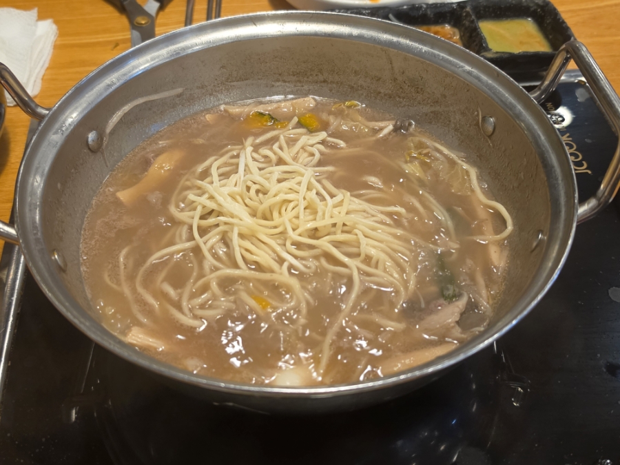 명동칼국수샤브샤브 신림역점 사진 6