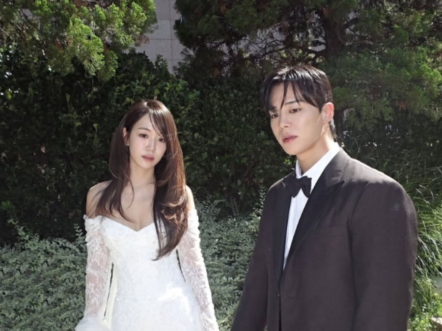 연예인 같네.. 나솔 30기 영수♥옥순 웨딩사진 보고 놀란 이유 과거 관계까지 다시 주목받는다 이미지 2