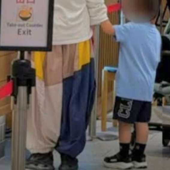 손예진이 왜 이런 바지를 지금 더 주목받는 이유는? 이미지 5