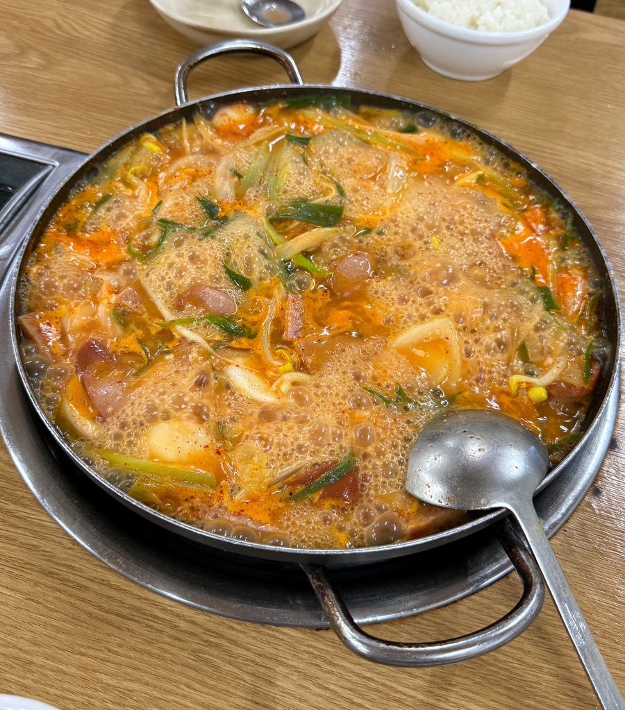 송탄특부대찌개 부평본점 사진 4