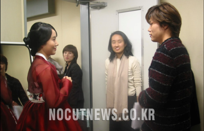 일본에서 한복을 입었다 기모노 사이에서 단연 돋보였던 연예인 다시 화제가 되는 흐름이다 이미지 1