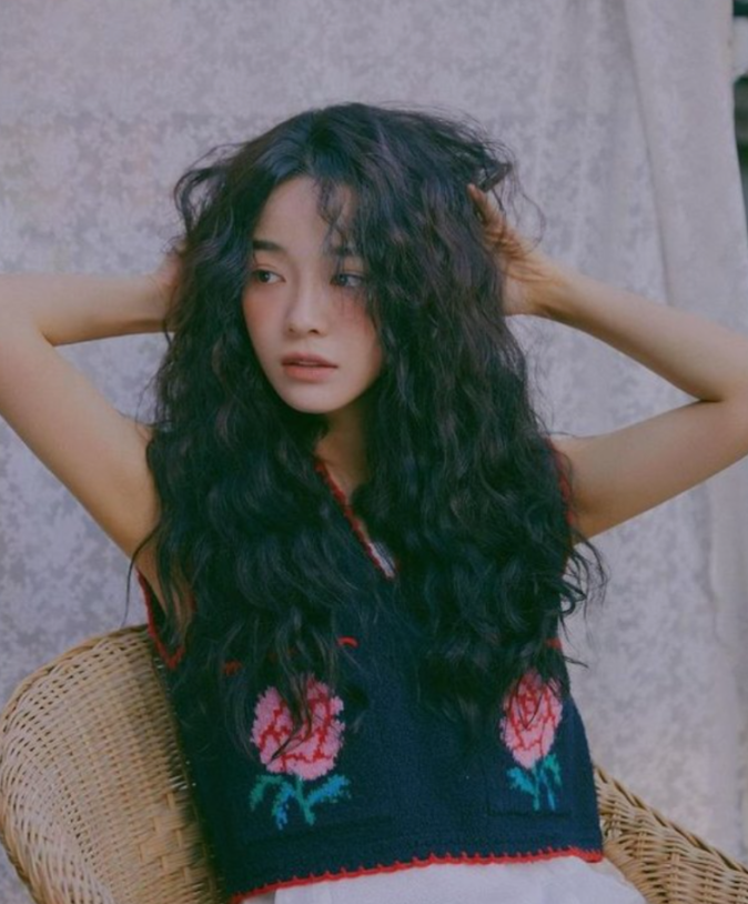 긴머리 질렸다면 가을엔 히피펌 스타일 연예인 헤어 참고 예상과 전혀 다른 반응이 나온 이유 뭘까 이미지 1