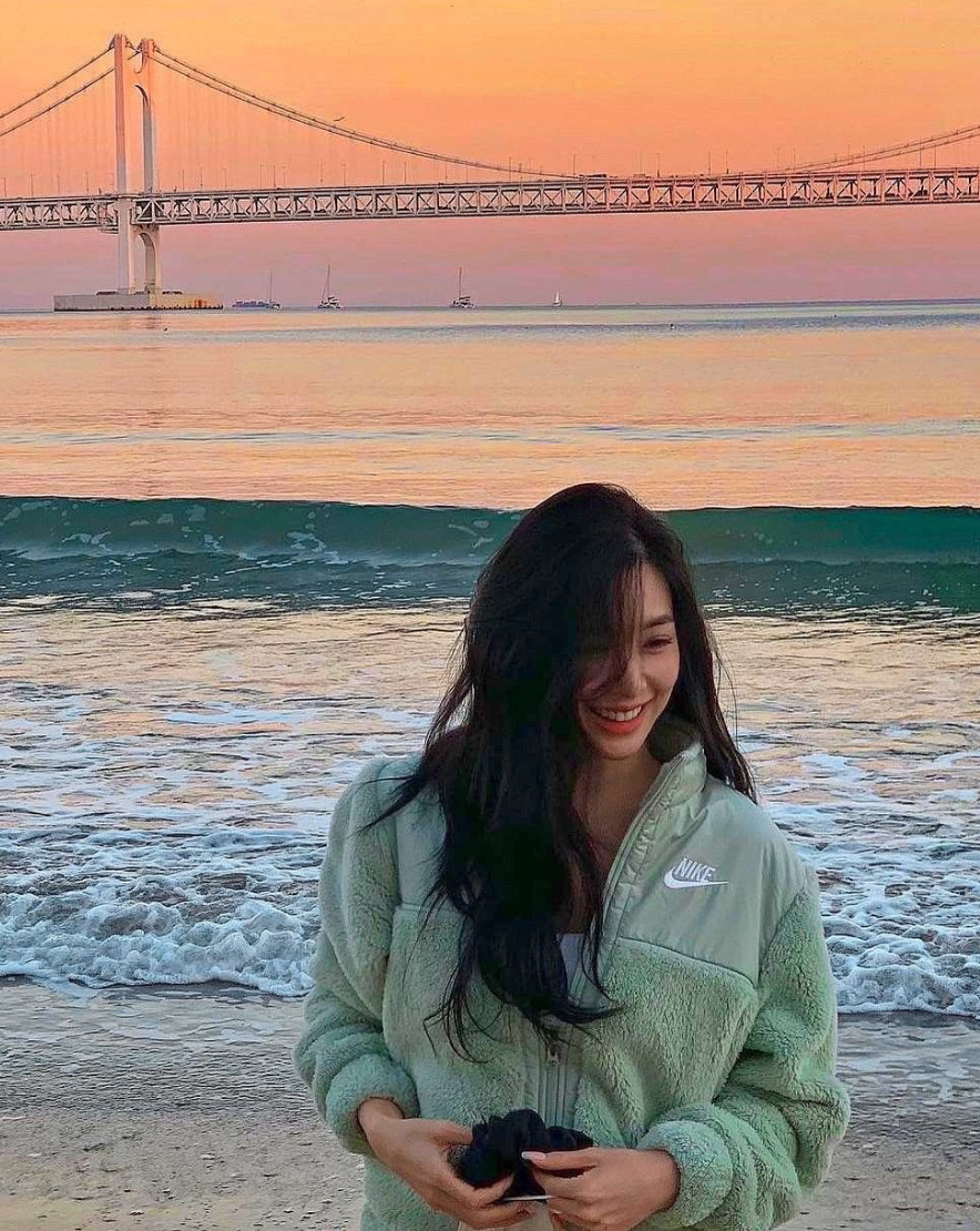 중안부 길다고 숨기지 않는다 긴 얼굴 셀럽들이 하는 헤어스타일 근황 하나로 분위기 바뀌었다 이미지 3