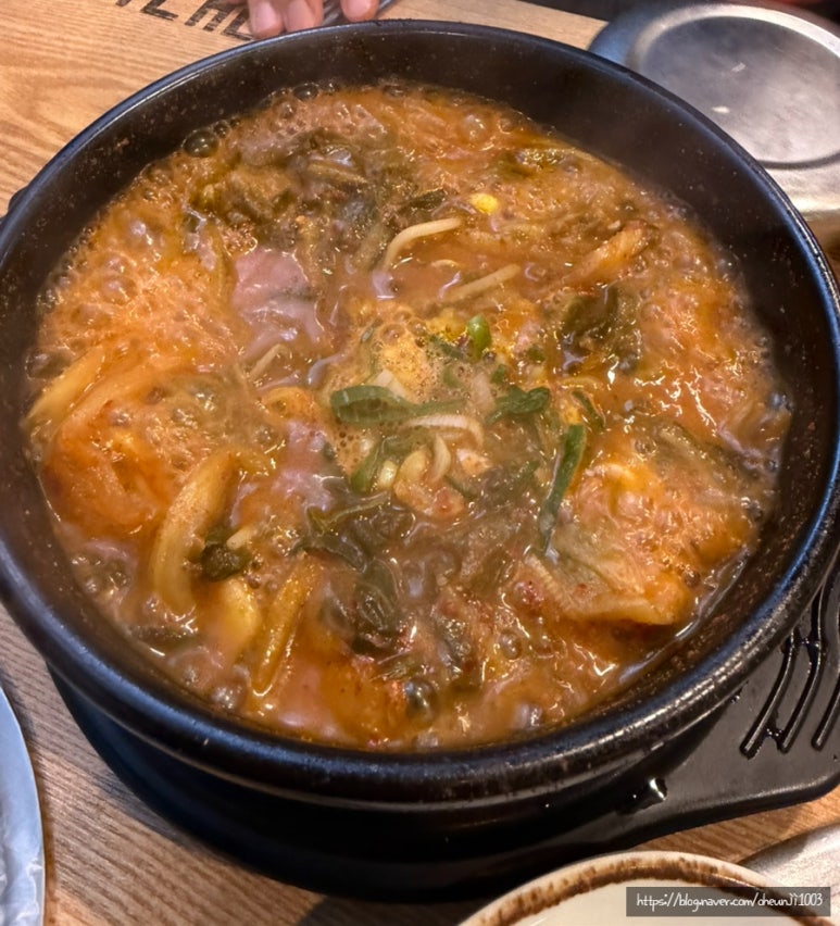 고래감자탕 송도센트럴점 사진 2