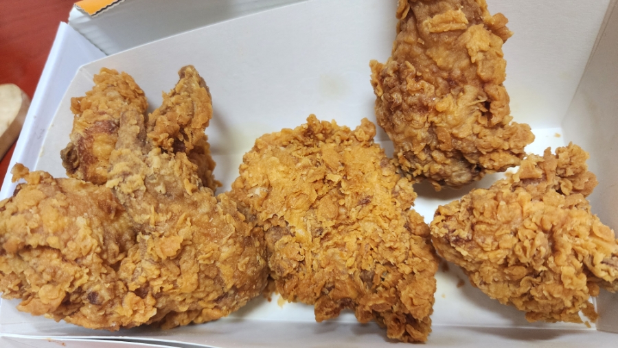 부어치킨 광명사거리점 사진 2