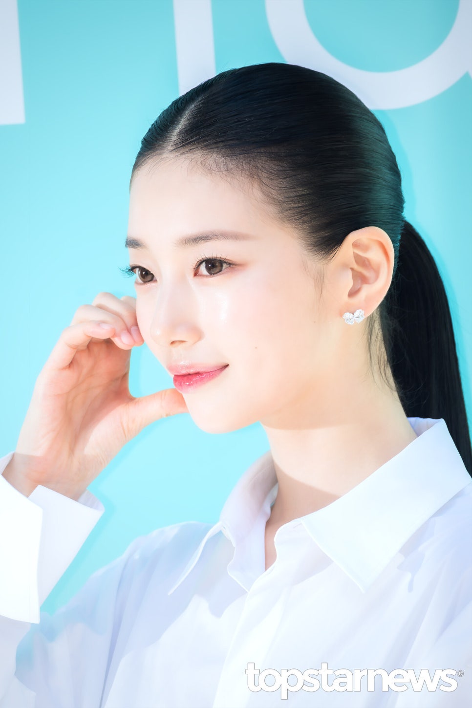 오대오 가르마에 청학동 머리해도 굴욕 하나 없이 예쁜 오늘자 수지 지금 더 주목받는 이유는? 이미지 6