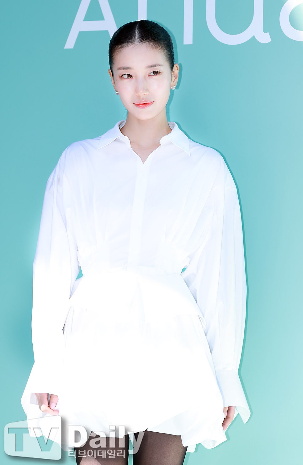오대오 가르마에 청학동 머리해도 굴욕 하나 없이 예쁜 오늘자 수지 지금 더 주목받는 이유는? 이미지 4